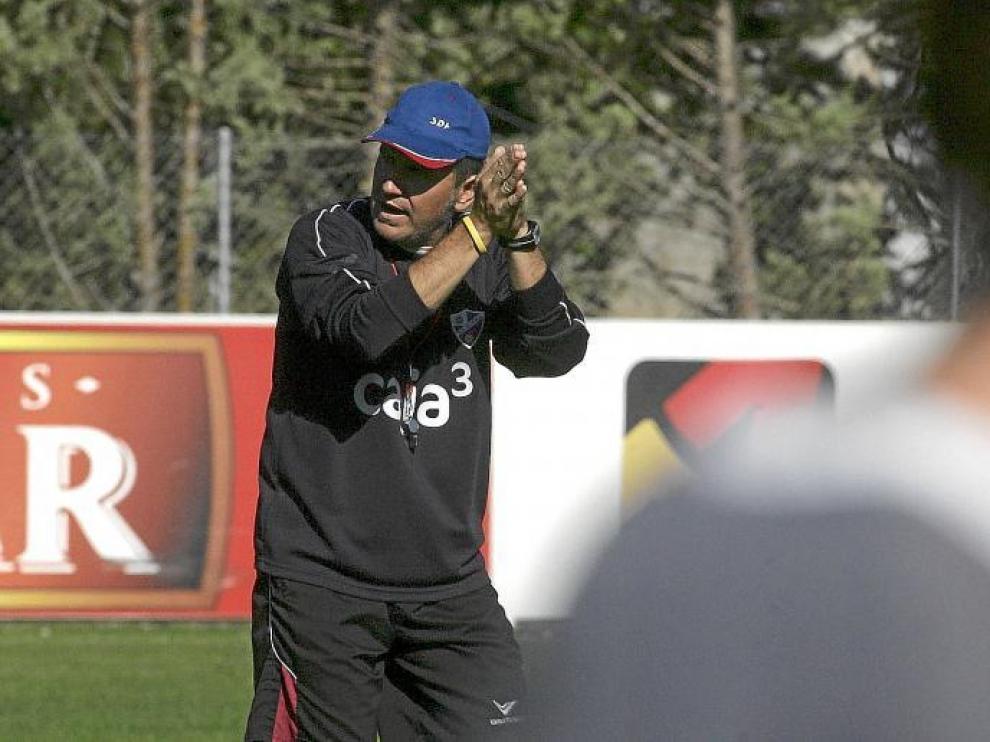 El ex entrenador del Huesca, Ángel Royo.