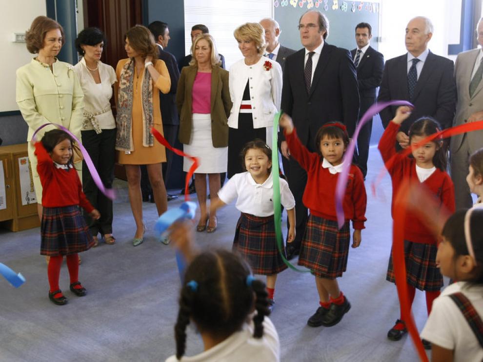 La reina inagura el curso escolar