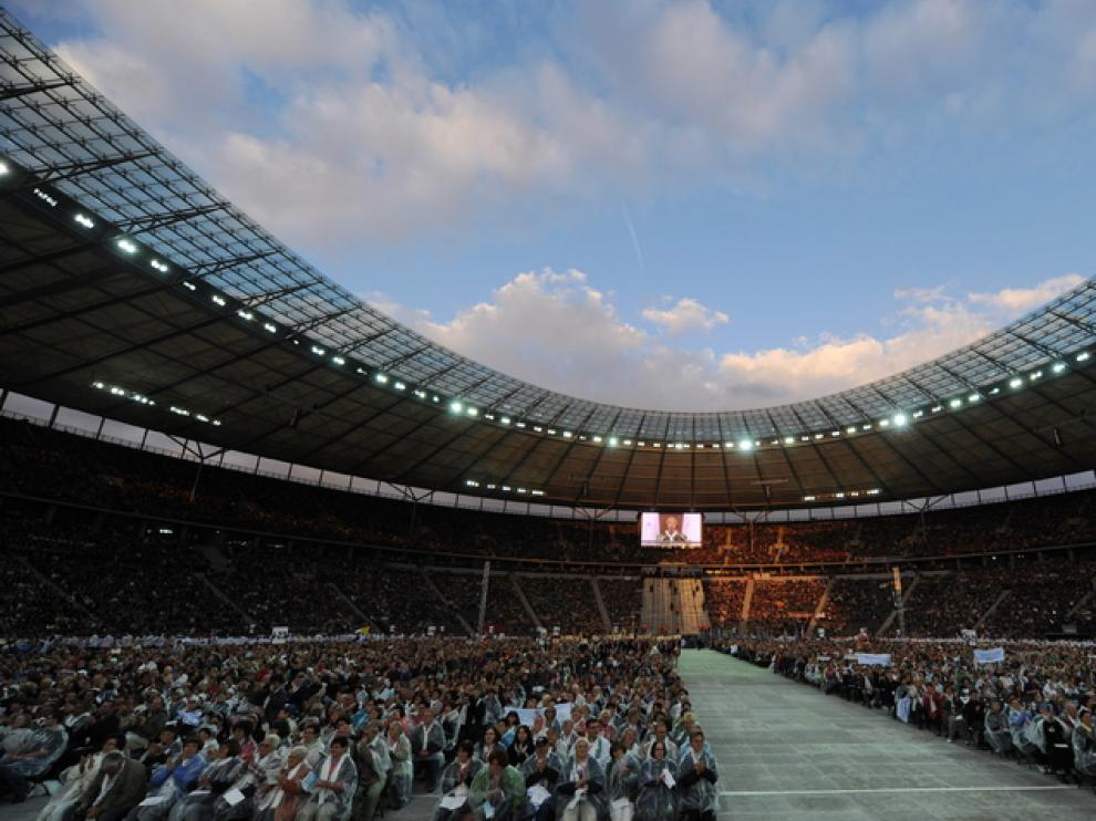 El estadio Olímpico de Berlín durante la visita del papa