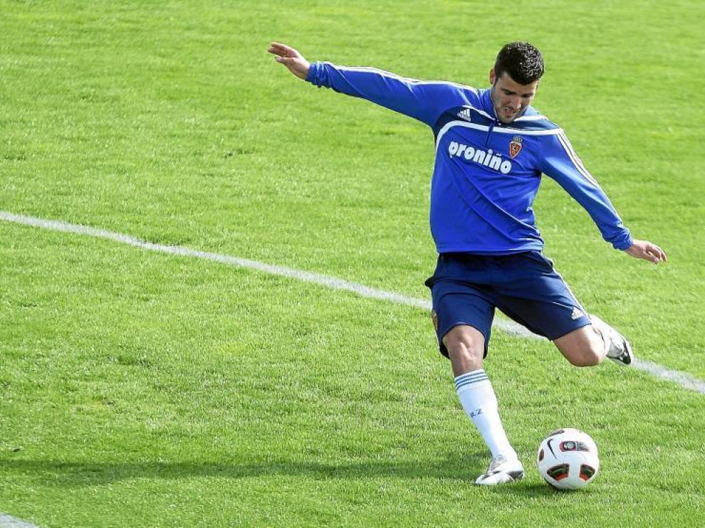 Braulio Nóbrega, durante un entrenamiento en la Ciudad Deportiva, en foto de archivo.