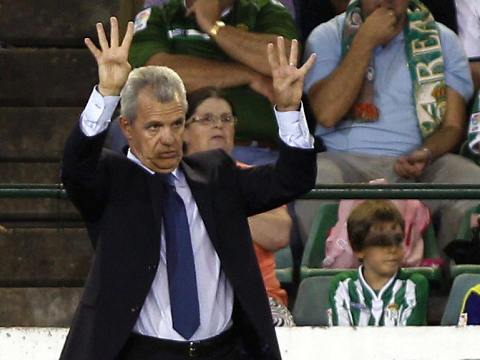 Javier Aguirre durante el partido