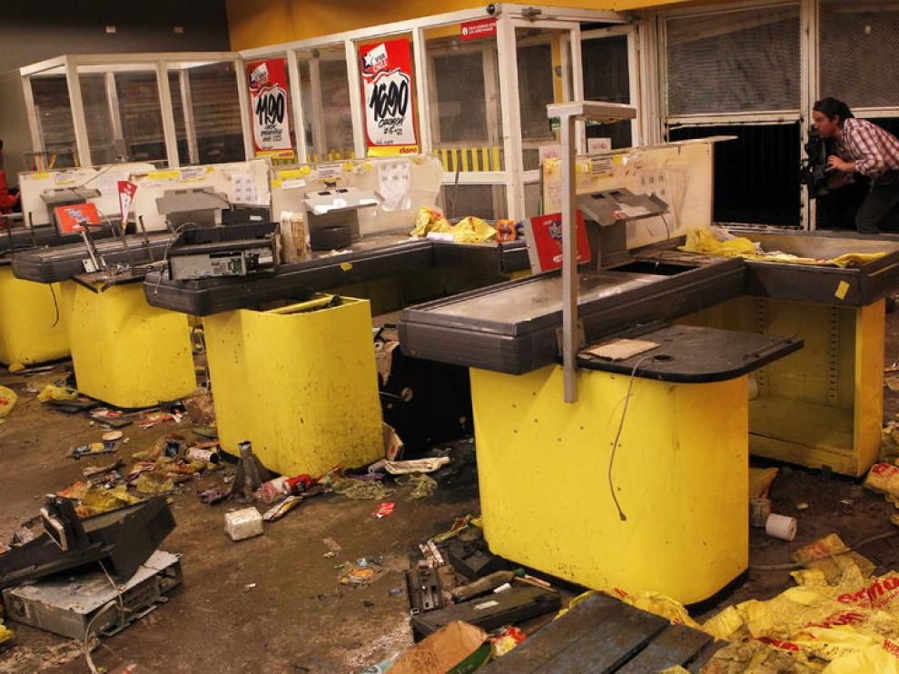 Supermercado Ekono, saqueado durante el apagón