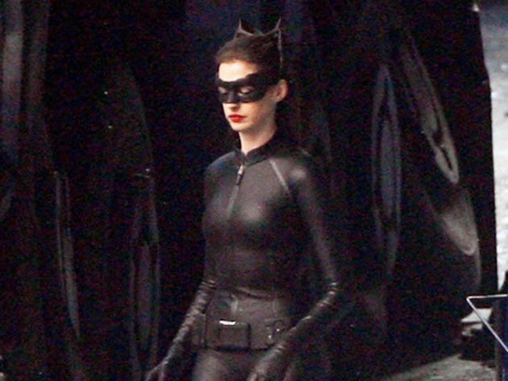 Anne Hathaway como Catwoman