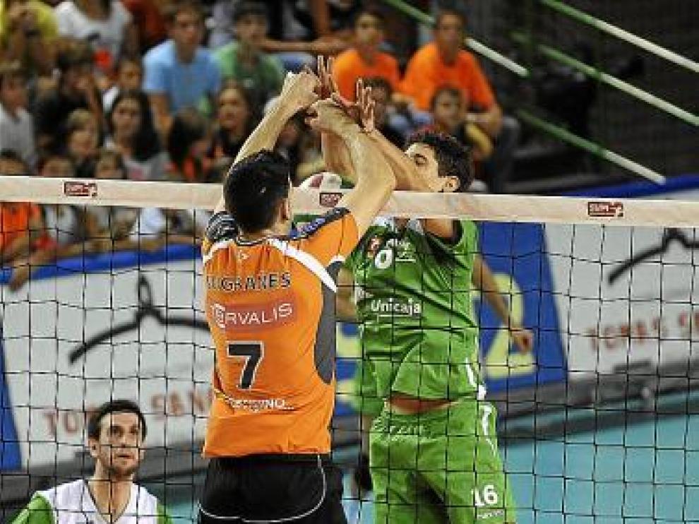 Caja 3 y Unicaja dirimieron el primer título oficial de 2011/2012.