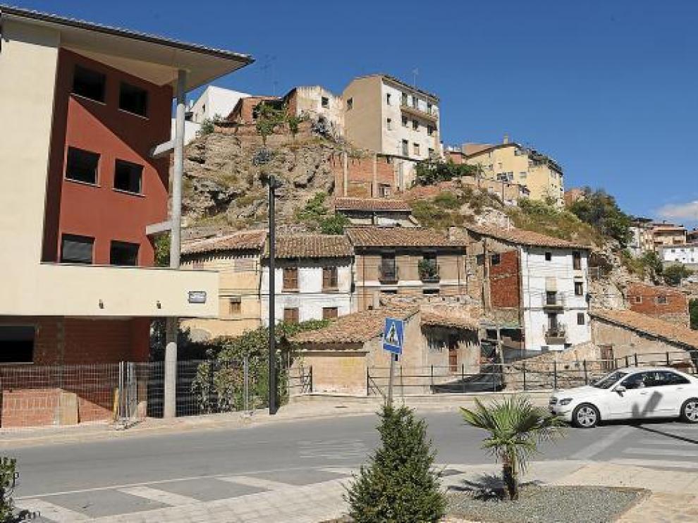 Ya es posible ver edificaciones nuevas coexistiendo con viejas casas