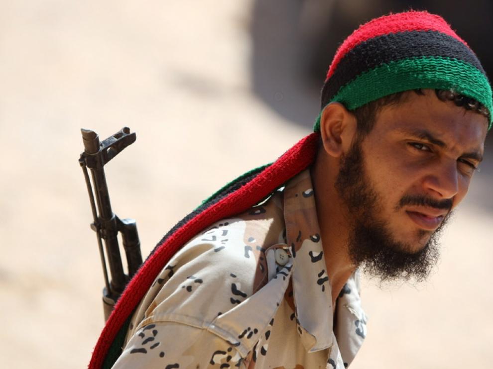 Un miliciano del CNT en Sirte