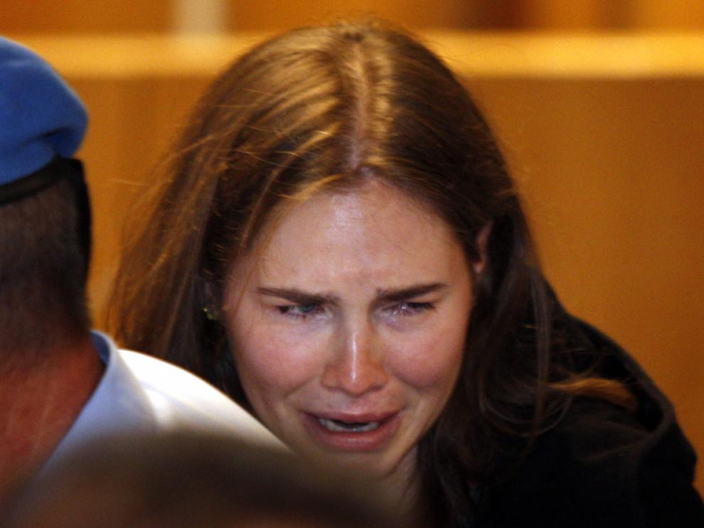 La joven Knox solloza tras conocer la sentencia