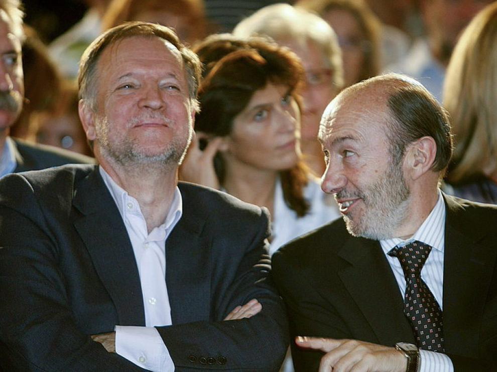 Marcelino Iglesias junto a Rubalcaba, en el acto con los socialistas en Zaragoza.