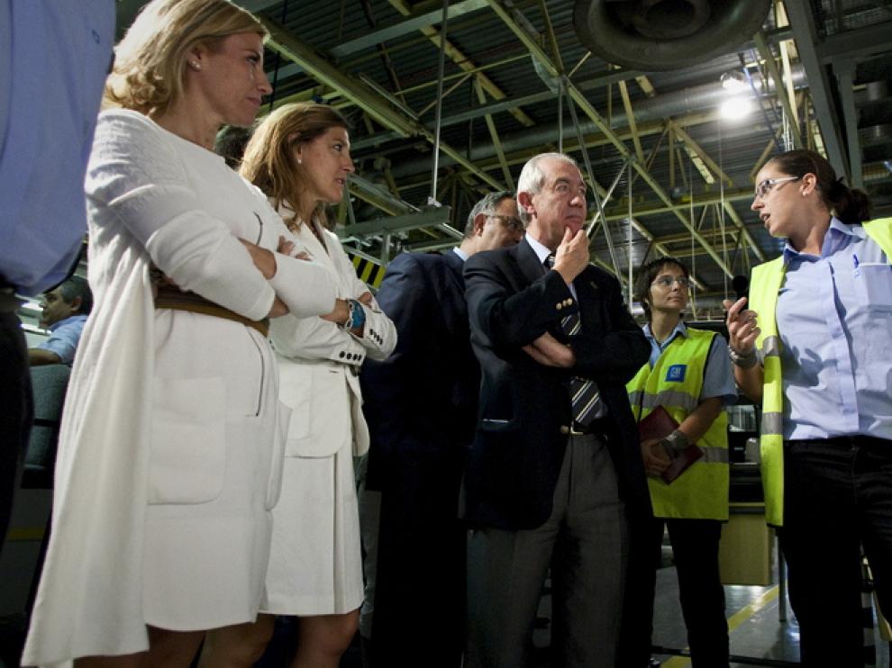 Bono, en su visita a la factoría de Opel en Figueruelas