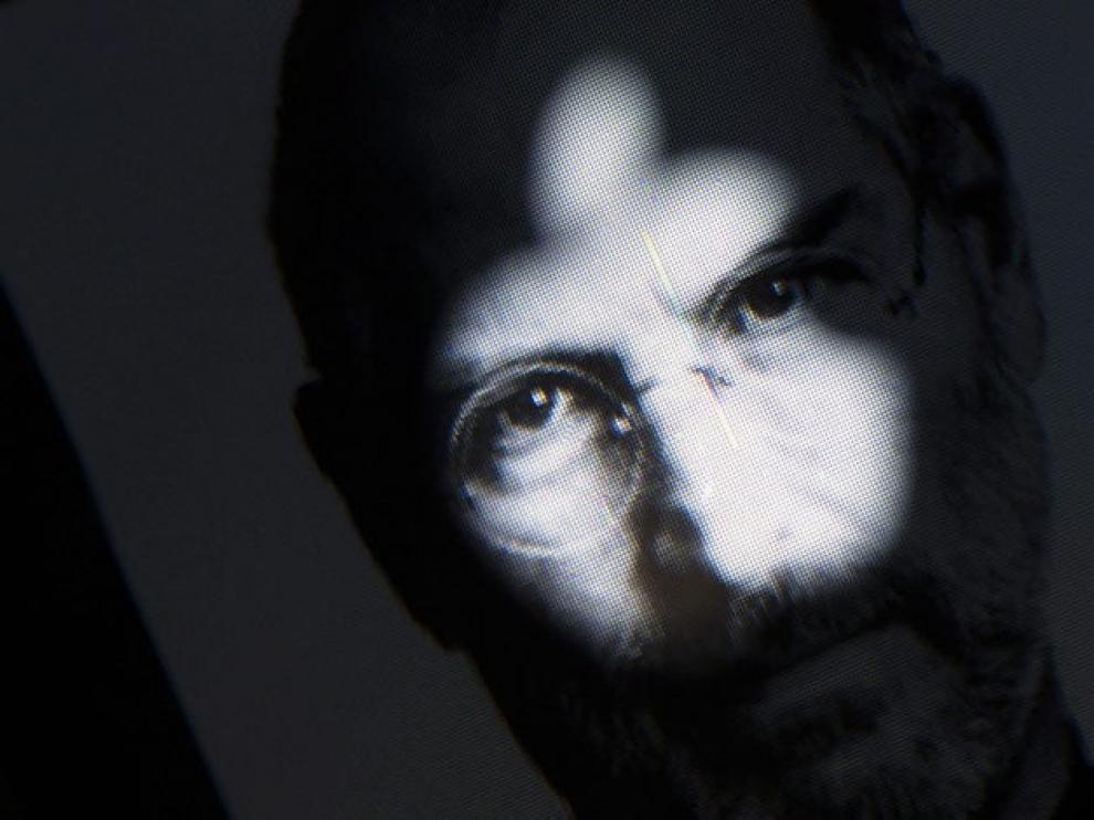 Una fotografía del cofundador de Apple, Steven Jobs, ilustra la web apple.com