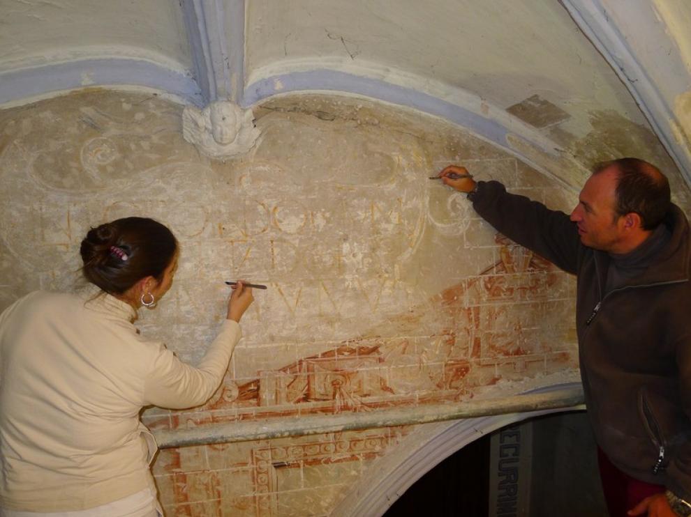 Momento de la restauración de la Parroquieta.