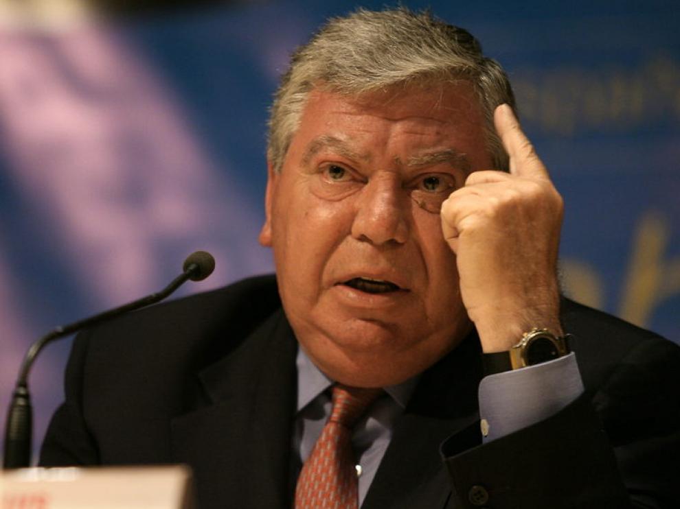 El ex ministro del Interior, José Luís Corcuera, pronuncia su discurso.