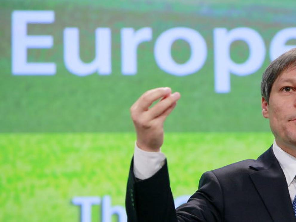 El comisario europeo de Agricultura, Dacian Ciolos