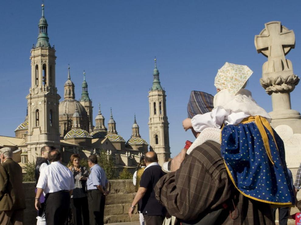 Diversión y buenos ratos bajo un sol deslumbrante en el Día del Pilar