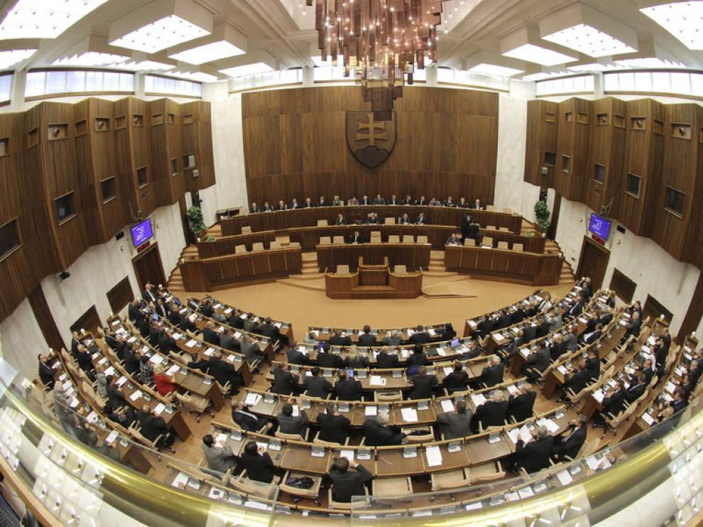 El parlamento de Eslovaquia aprueba el fondo de rescate del euro