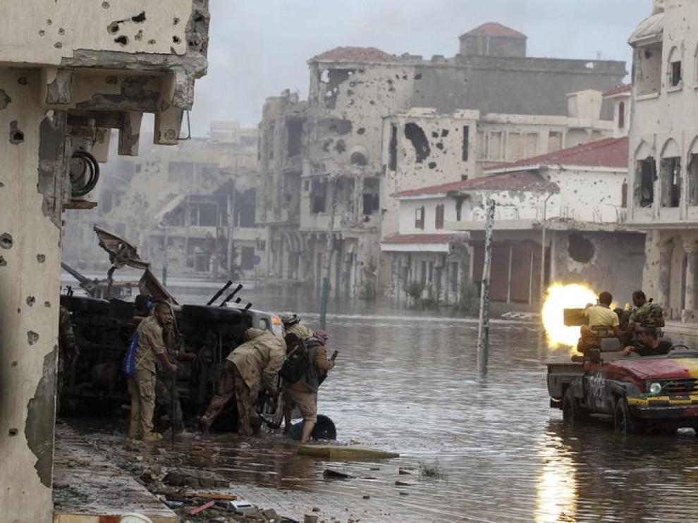 Devastación en las calles de Sirte
