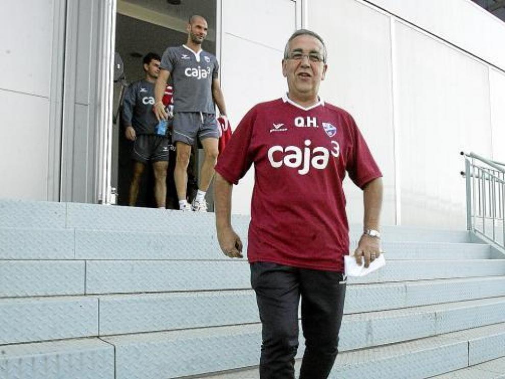 Quique Hernández espera salir mañana de El Alcoraz con los tres puntos en juego a su favor.