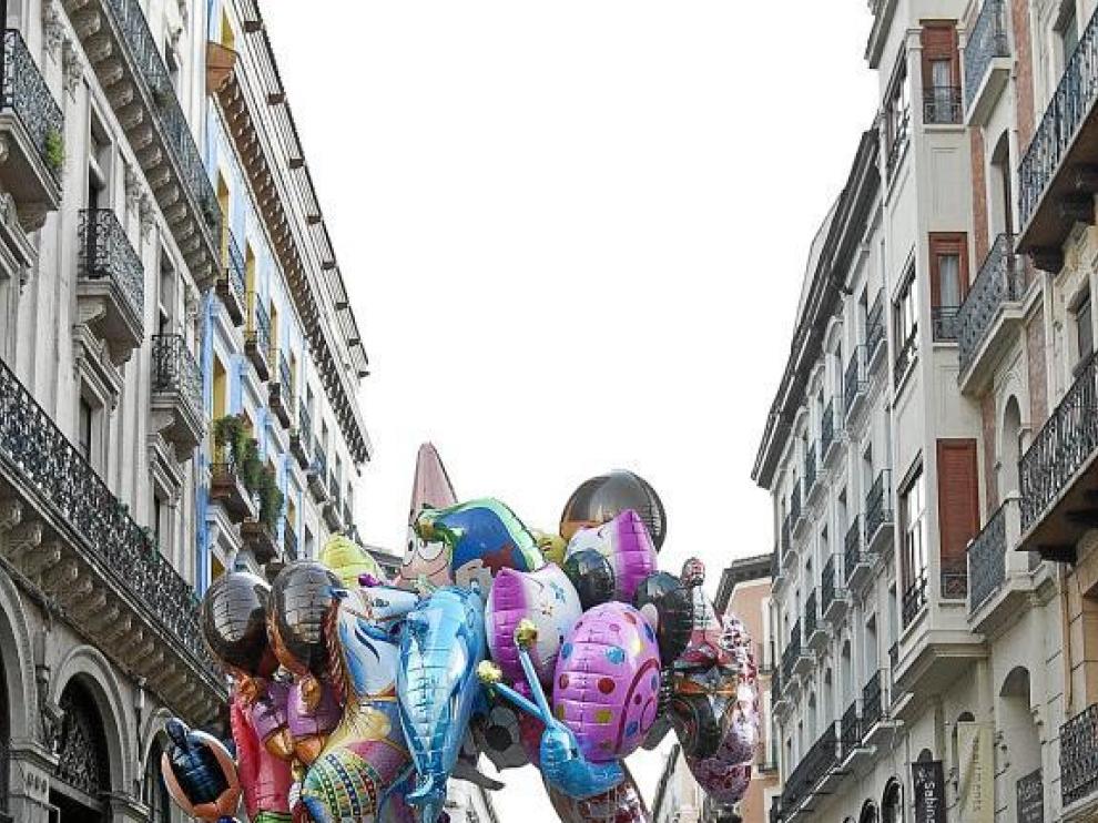 La calle Alfonso, llena de paseantes durante el Pilar