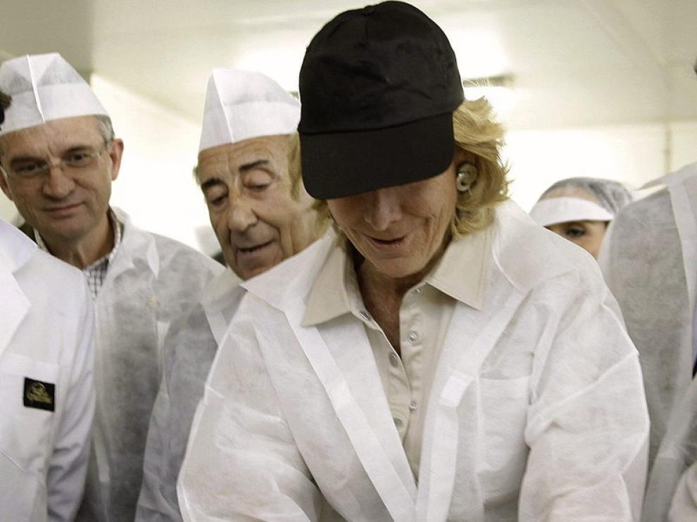 Esperanza Aguirre, en su visita a una fábrica
