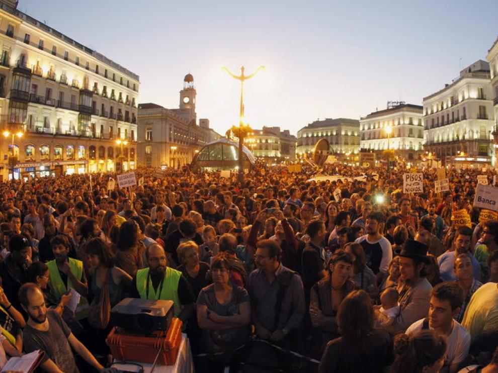 Miles de manifestantes se han concentrado en la Puerta del Sol con motivo del 15-O