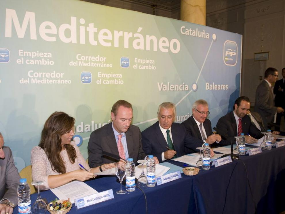 Los líderes del PP firman el manifiesto en defensa del Corredor Mediterráneo de transporte ferroviario
