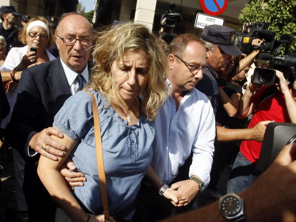 Los padres y el abuelo de Marta del Castillo, a su salida el juzgado