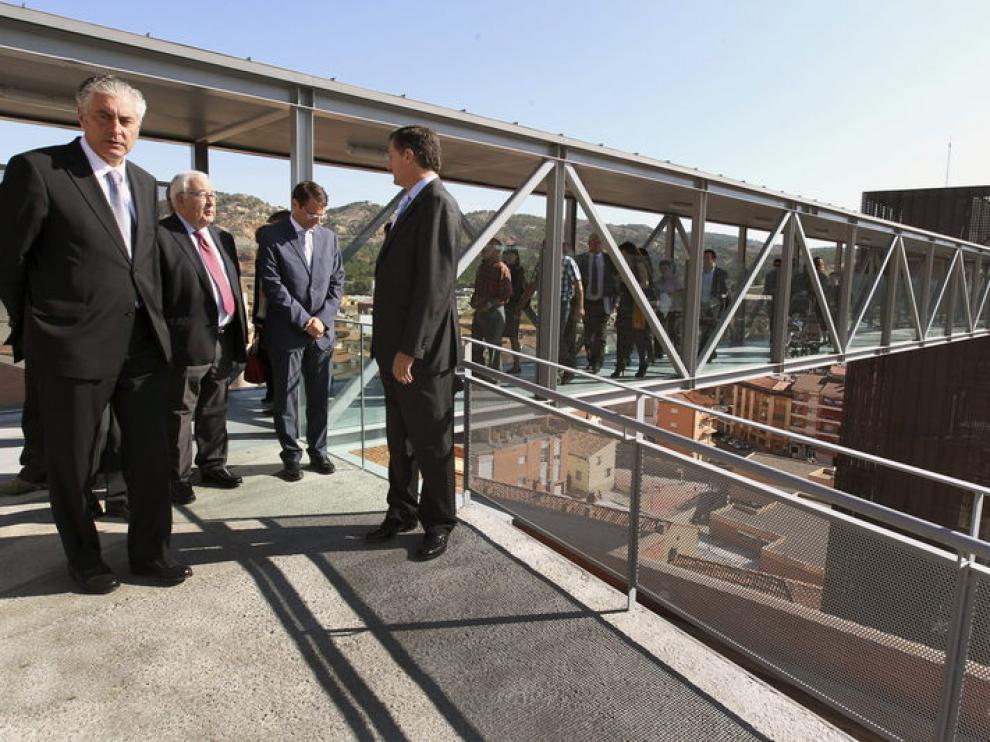 Antonio Suarez, José Ángel Biel y Manuel Blasco durante la inauguración del ascensor de San Julián