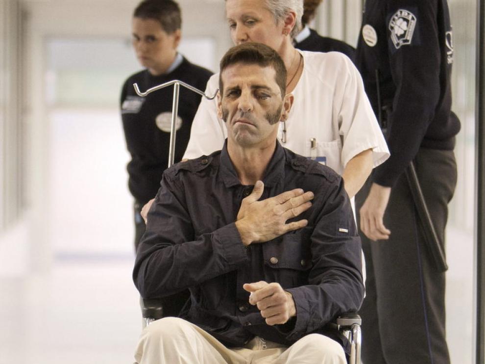 El torero Juan José Padilla, a su salida del hospital