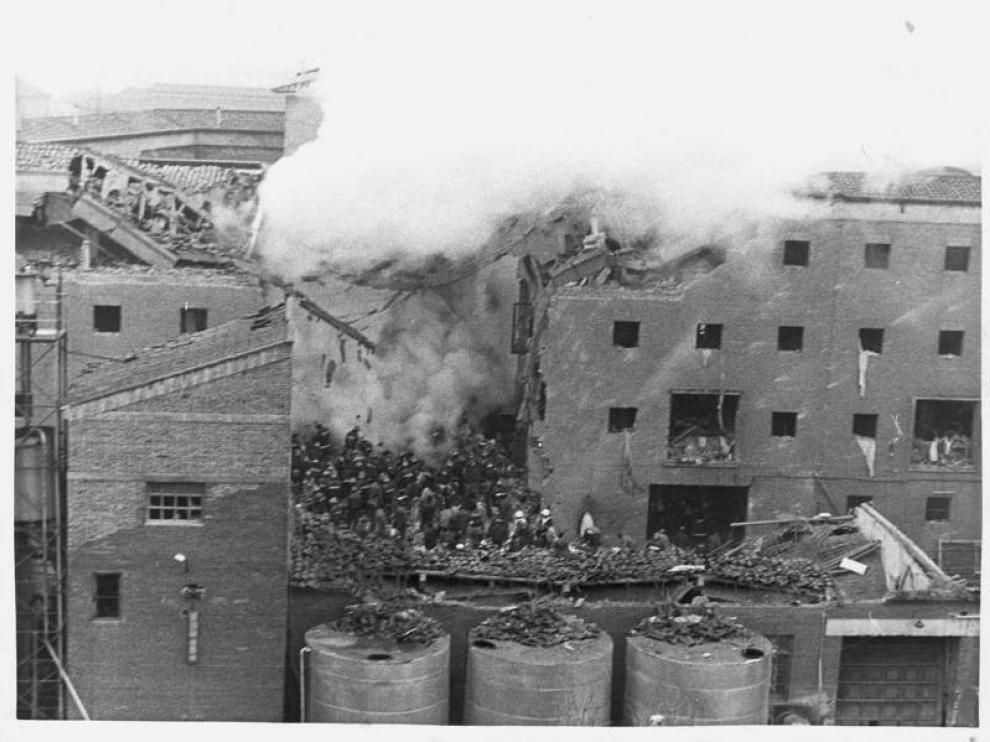 Atentado contra la casa cuartel de la avenida Cataluña de Zaragoza el 11 de diciembre de 1987