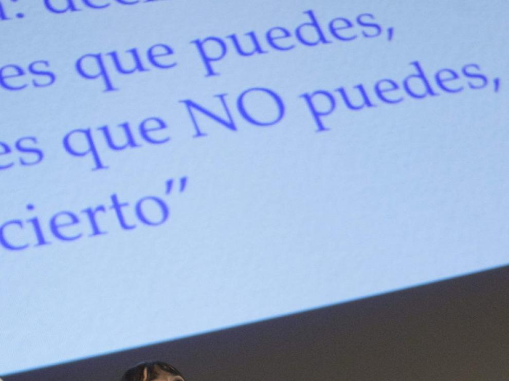 Irene Villa durante la conferencia en Zaragoza