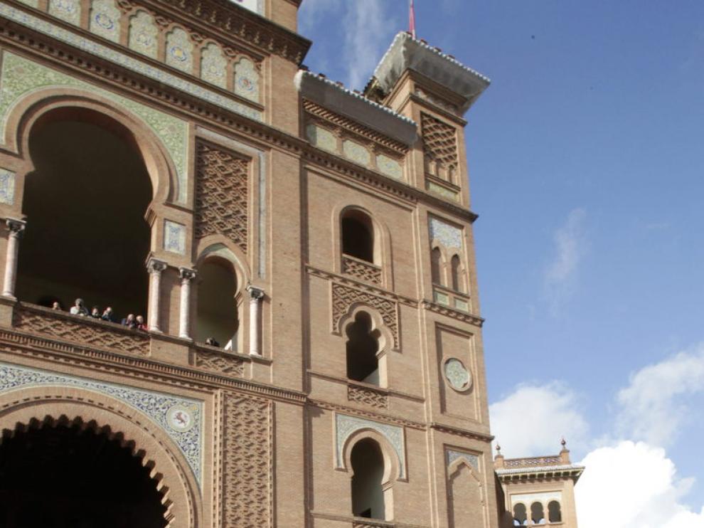 El féretro del torero sale de Las Ventas