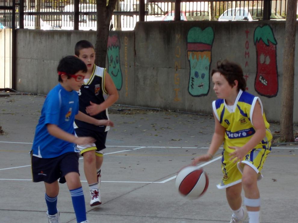 Más jugadores de baloncesto de la AD Hisa