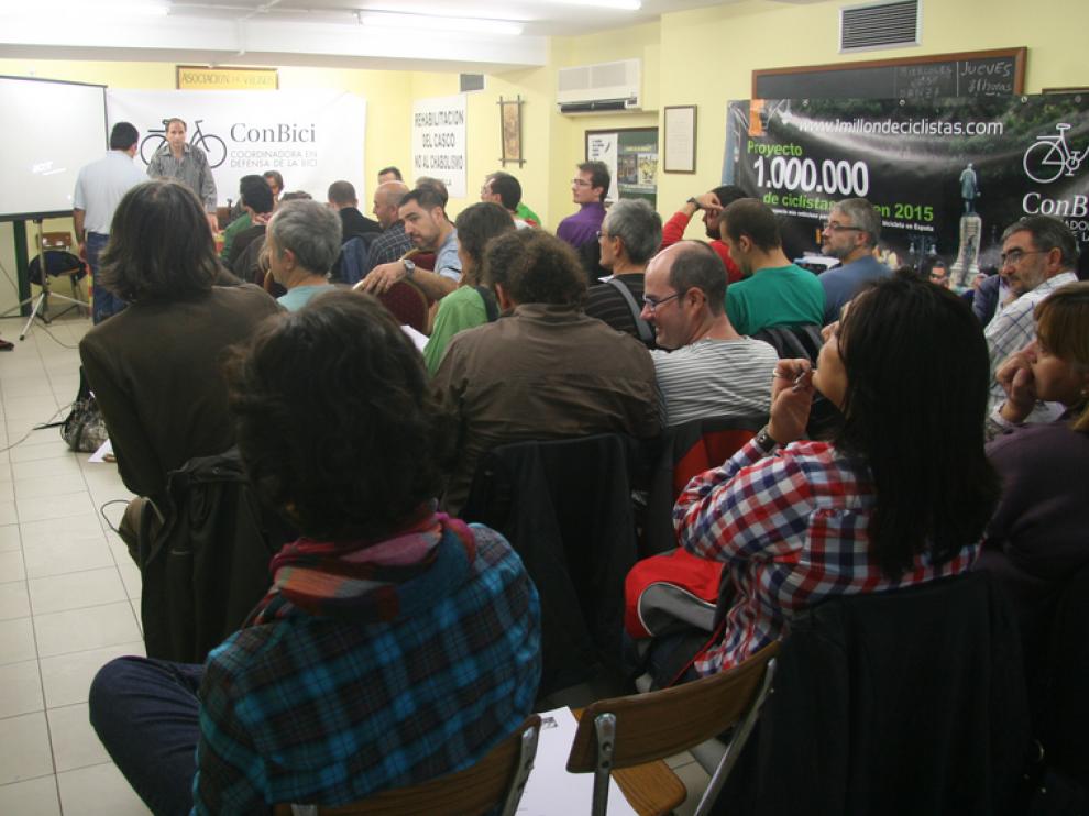 Asociaciones de ciclistas de toda España han debatido en Huesca.
