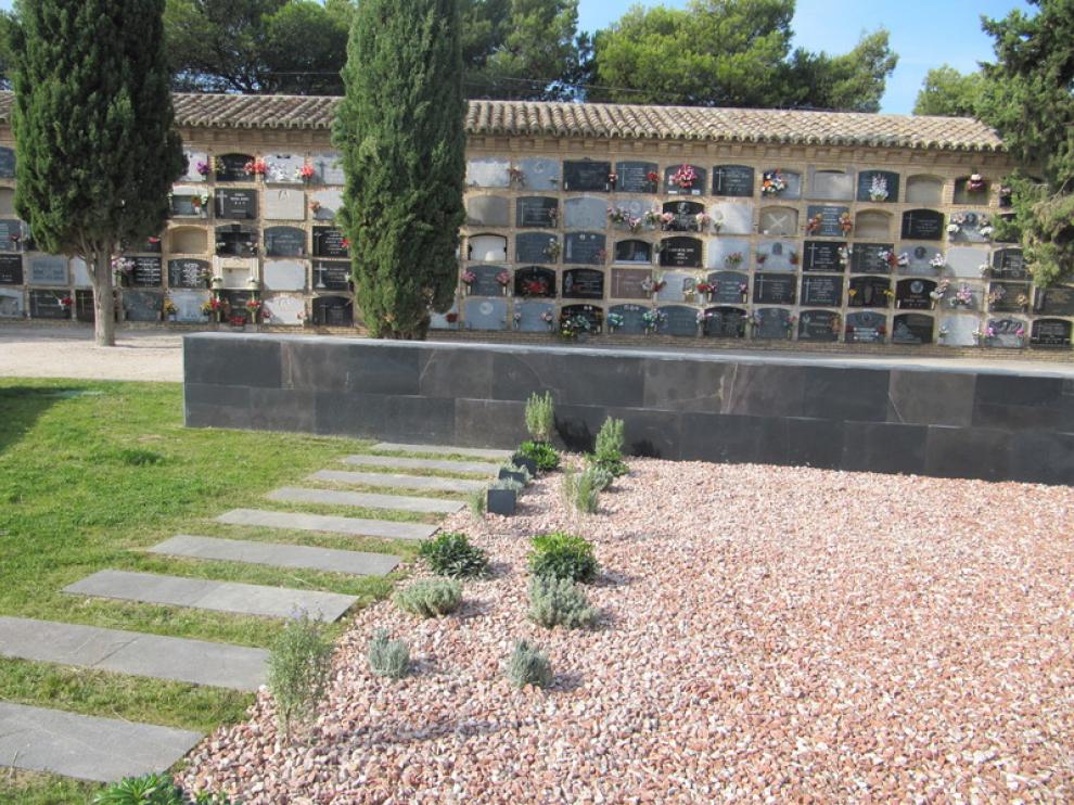 El jardín de cenizas del cementerio de Torrero.