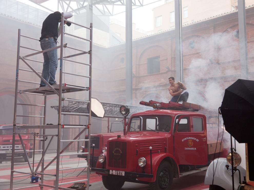 Sesión fotográfica del calendario de los bomberos