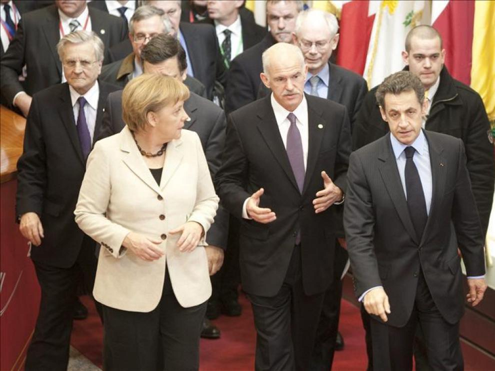 En primer término, Merkel, Papandréu y Sarkozy