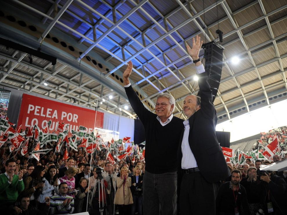 Rubalcaba y Felipe González en Sevilla