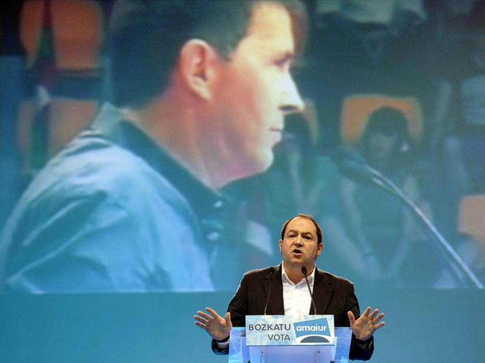 Mitin de Amaiur en el que se ha leído la carta de Otegi