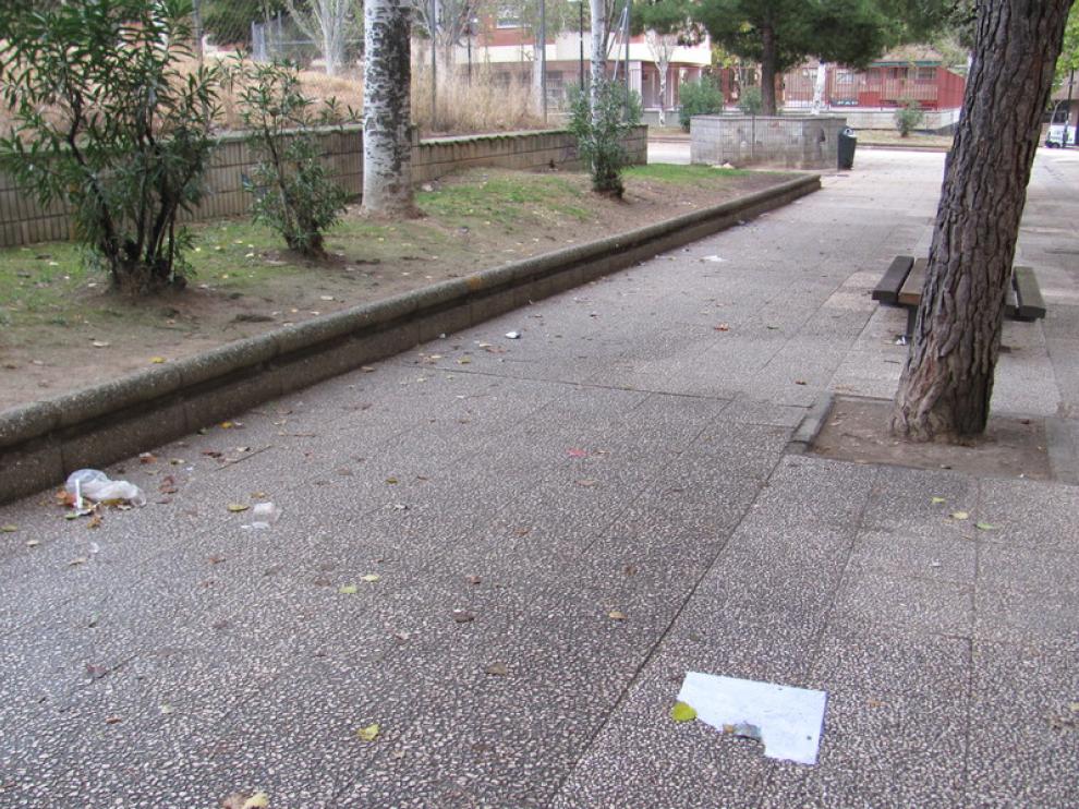 Suciedad en el barrio de Monsalud