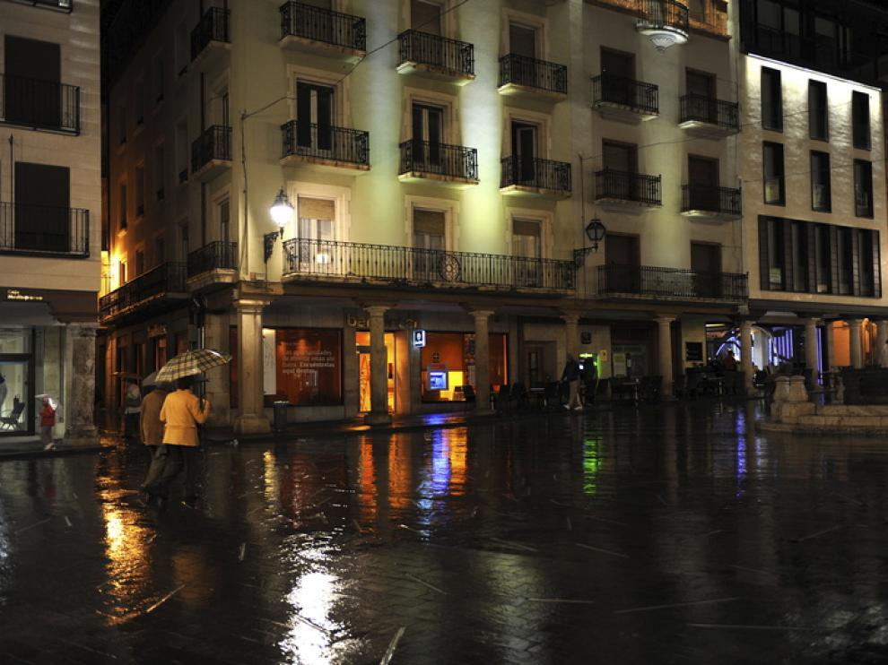 La humedad penetra en las luminarias del suelo y dificulta su correcto funcionamiento.
