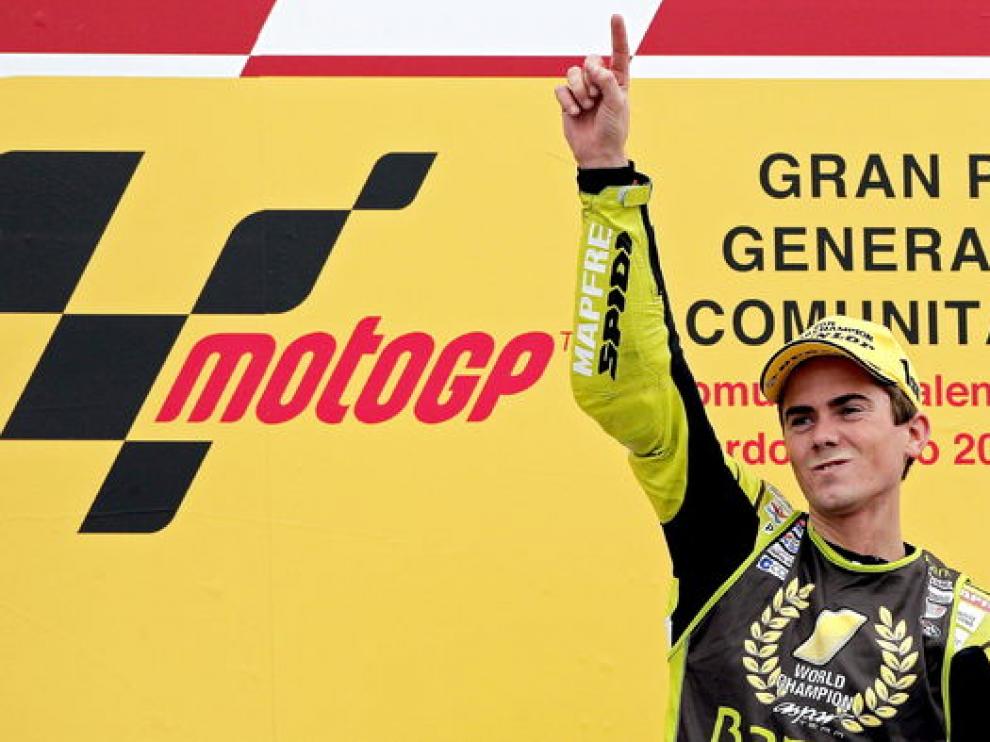 Nico Terol celebra su campeonato