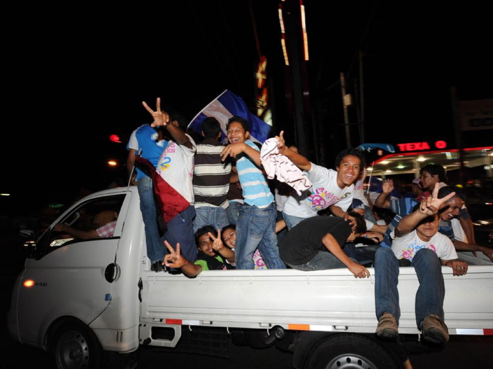 Simpatizantes de Ortega celebran su reelección.