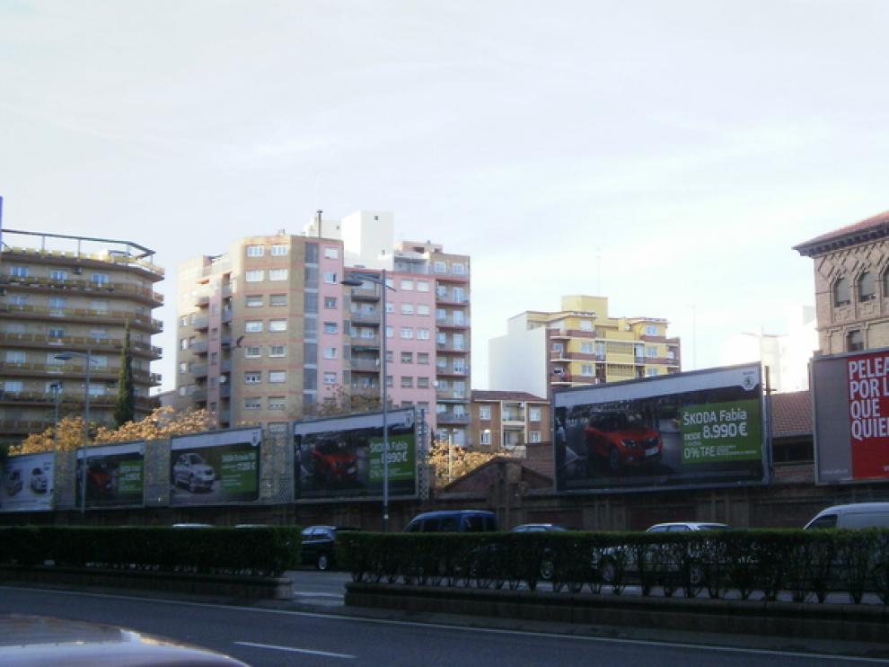 Vallas publicitarias en la avenida del Tenor Fleta de Zaragoza
