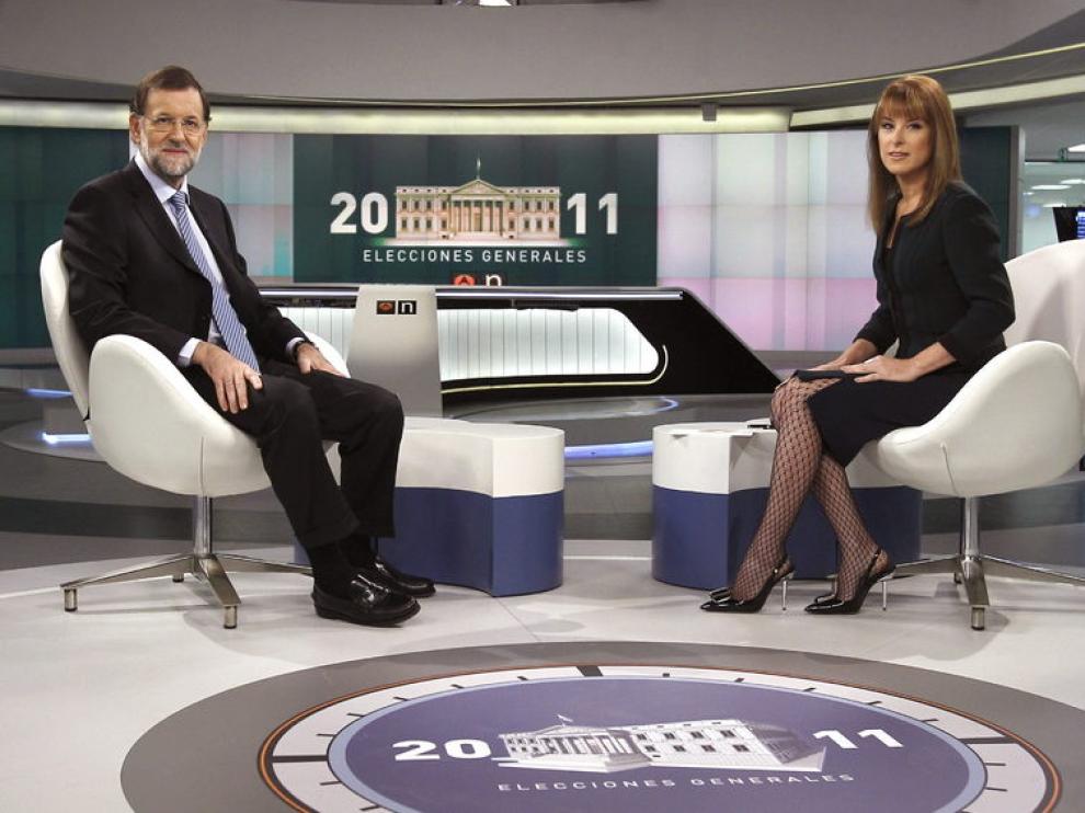 Mariano Rajoy y la directora de los servicios informativos de A3, Gloria Lomana