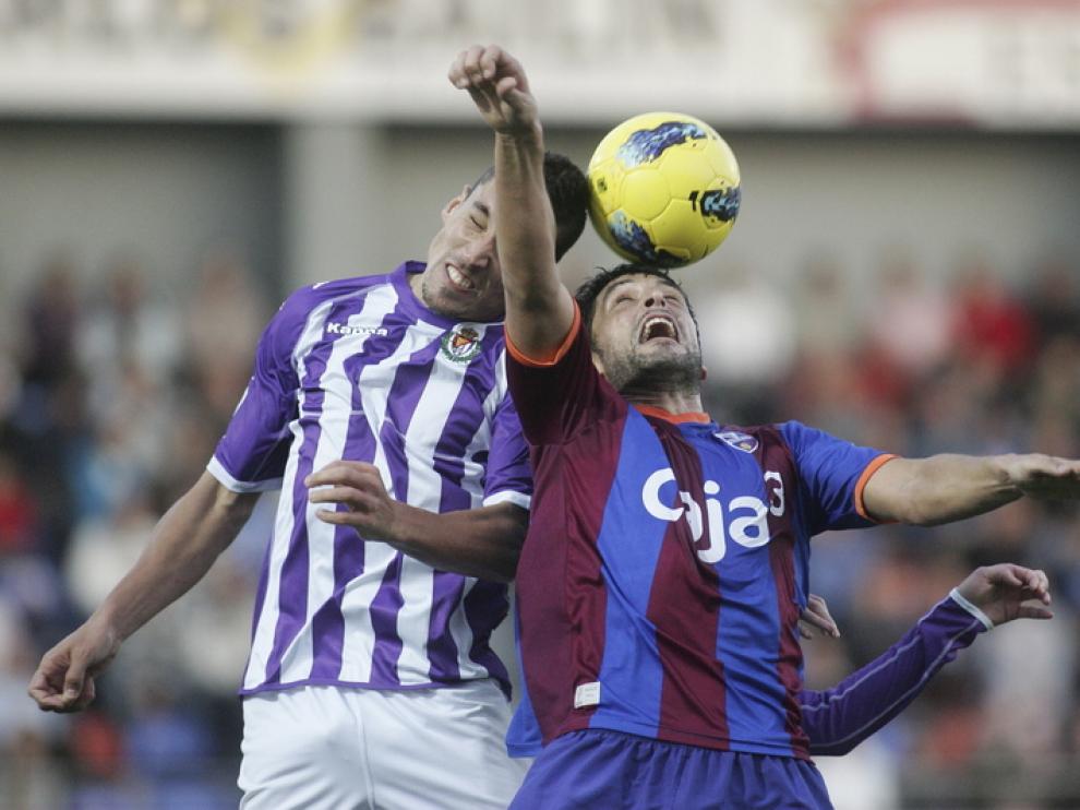 Imagen del partido entre Huesca y Valladolid