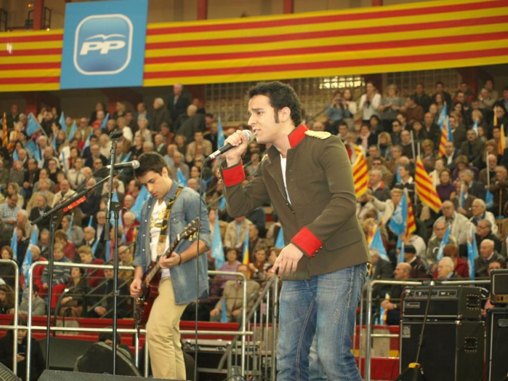 El grupo Sinpauxa, en su actuación en la plaza de toros de Zaragoza