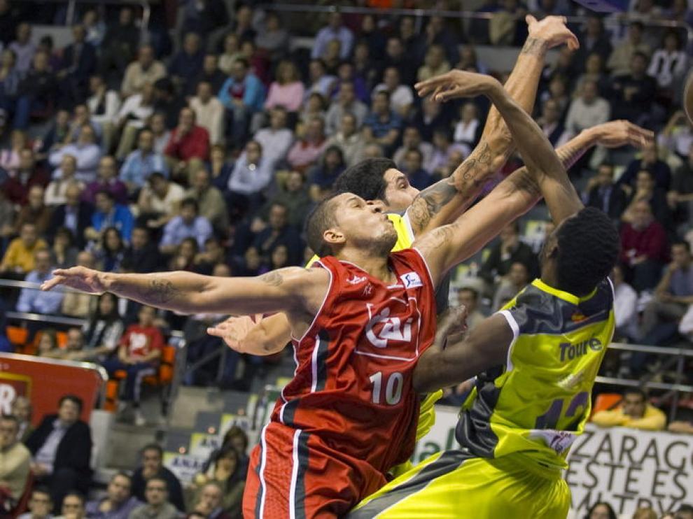 Imagen del encuetro entre el Cai Zaragoza y el Blancos de Rueda