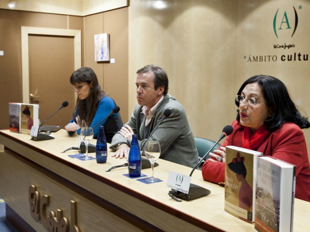 Javier Moro e Inma Chacón durante la presentación de los libros en Zaragoza