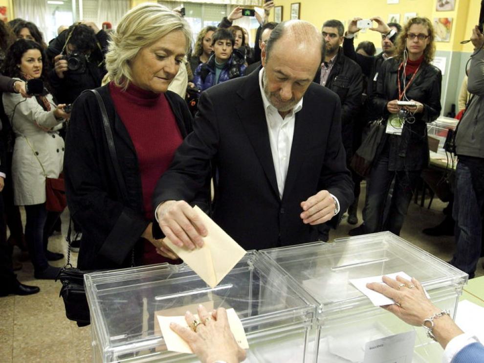 Rubalcaba ha votado a las 9.30 en Majadahonda
