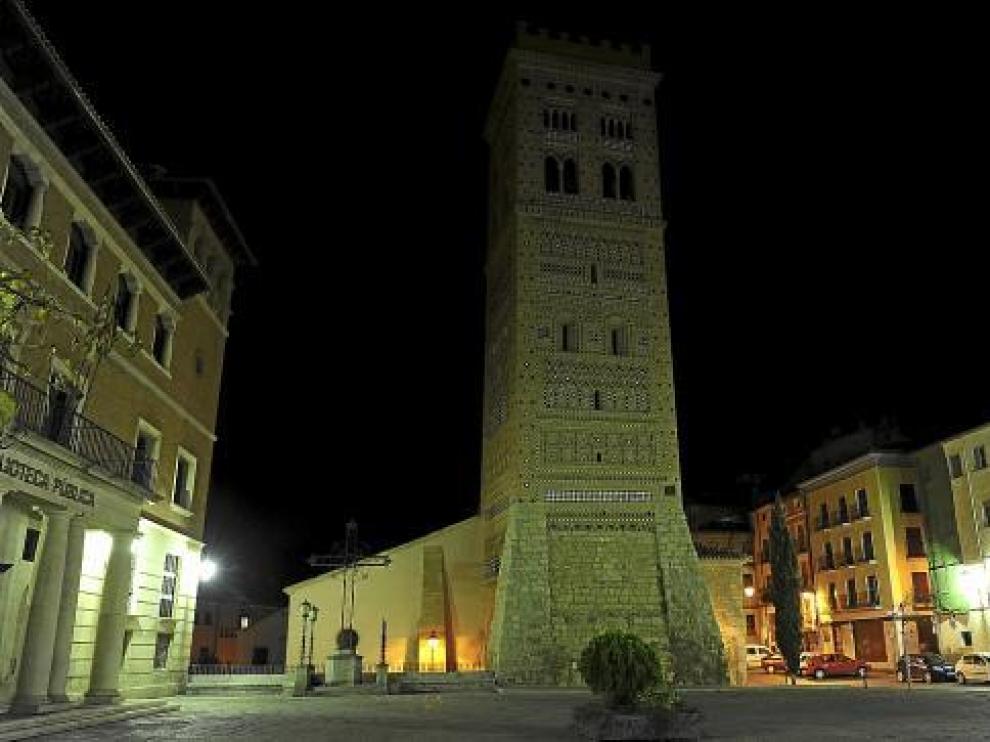 La torre de San Martín, en Teruel, con los focos apagados.